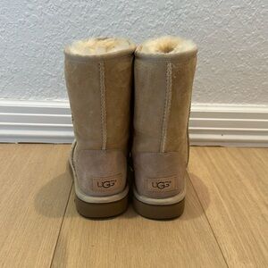 Ugg boots- women’s classic short in color sand